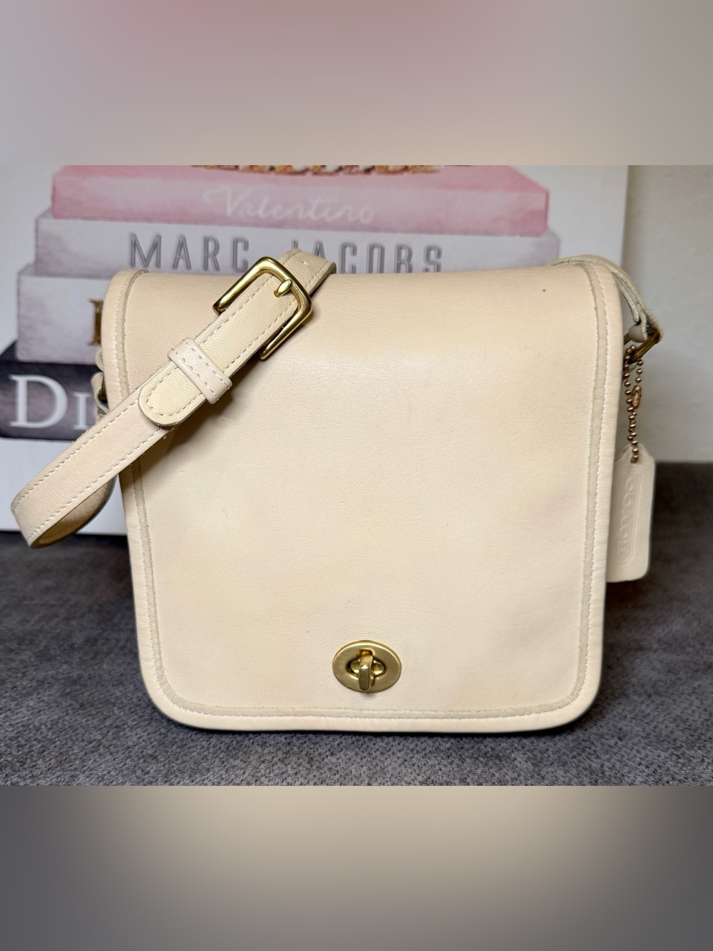 Vintage Coach Bone Leather Companion Flap Bag No. A0N-9076